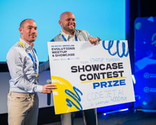 Uczestnicy konkursu startupowego Evolutions: Meetup & Showcase.